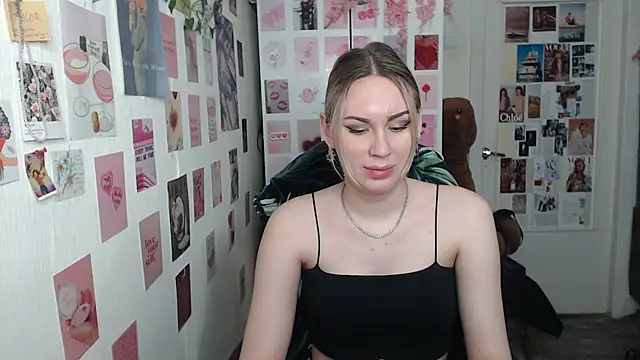 CapriScorpion online show from March 2025 04:18:01 PM