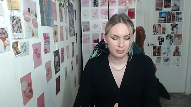 CapriScorpion online show from February 2025 04:46:02 PM