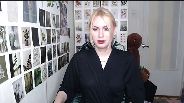 Snapshot of CapriScorpion chatting on May 2026 10:21:02 AM CapriScorpion online show from May 2026 10:21:02 AM