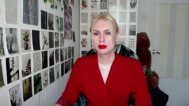 Snapshot of CapriScorpion chatting on May 2026 11:18:01 AM CapriScorpion online show from May 2026 11:18:01 AM