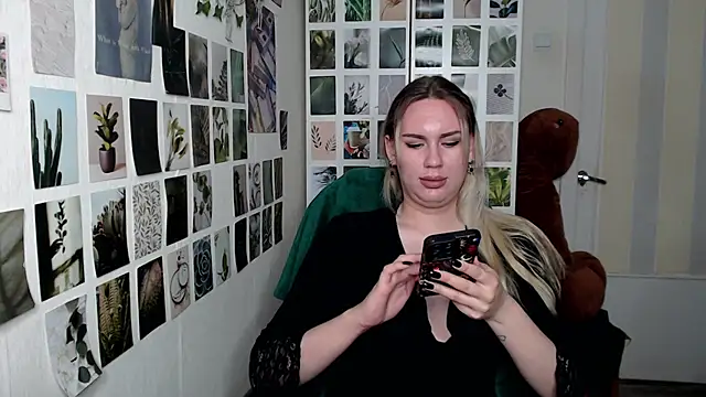 CapriScorpion online show from September 2025 12:12:02 PM