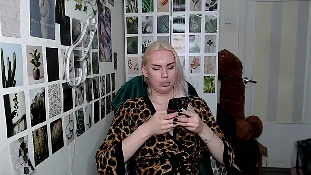 CapriScorpion online show from October 2025 01:23:01 PM