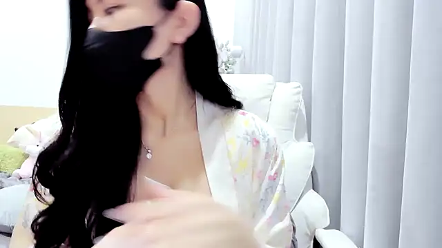 Lita-Julia online show from November 2025 04:13:02 PM