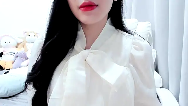 Lita-Julia online show from November 2025 05:18:01 PM