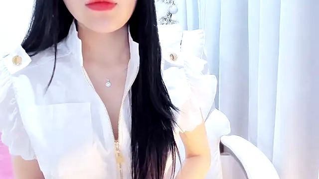 Lita-Julia online show from May 2026 06:11:02 PM
