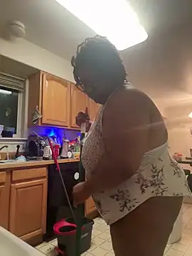 kweenxkarma online show from December 2024 11:22:01 AM