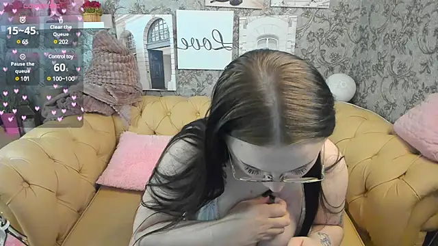 Tina Walker online show from March 2025 12:47:01 PM