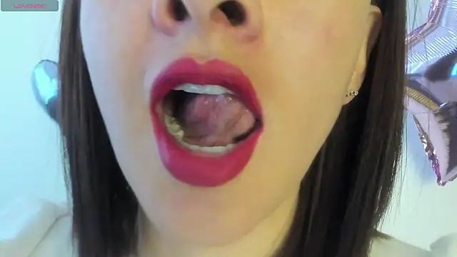 Snapshot of queen_fetish chatting on June 2026 03:39:02 PM queen fetish online show from June 2026 03:39:02 PM