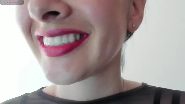 Snapshot of queen_fetish chatting on November 2025 01:44:02 PM queen fetish online show from November 2025 01:44:02 PM