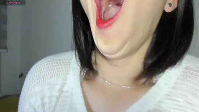 Snapshot of queen_fetish chatting on October 2025 10:29:01 AM queen fetish online show from October 2025 10:29:01 AM