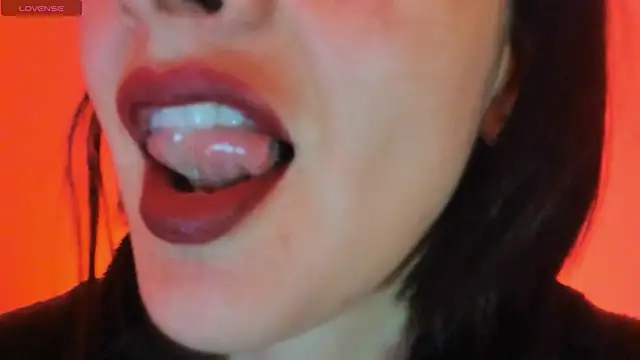 Snapshot of queen_fetish chatting on November 2025 10:19:01 AM queen fetish online show from November 2025 10:19:01 AM