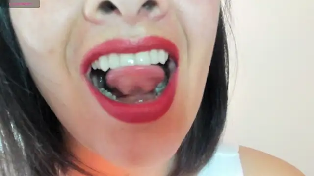 Snapshot of queen_fetish chatting on October 2025 01:33:01 PM queen fetish online show from October 2025 01:33:01 PM