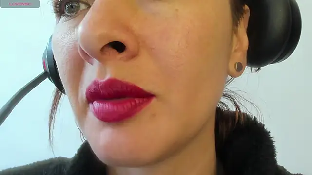 queen fetish online show from April 2026 02:43:02 PM