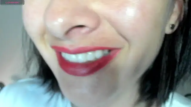 Snapshot of queen_fetish chatting on December 2025 12:48:02 PM queen fetish online show from December 2025 12:48:02 PM