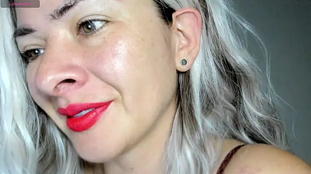 queen fetish online show from December 2025 10:39:02 AM