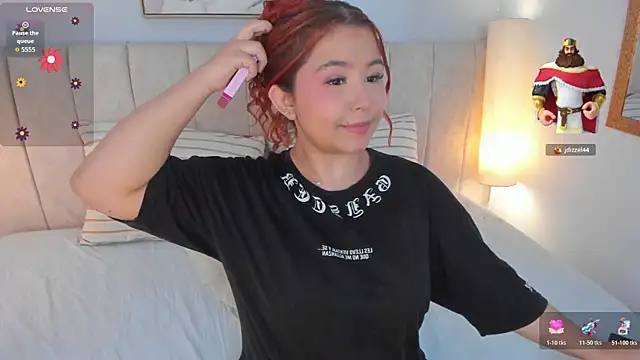 Atenea cuteee online show from April 2026 07:50:02 PM