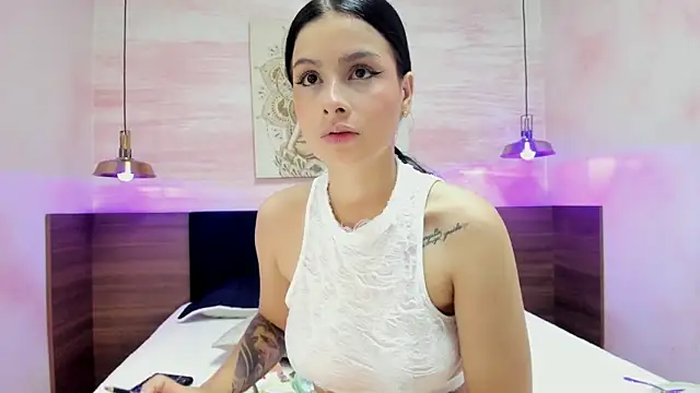 Snapshot of AnneDixie chatting on September 2025 03:05:01 AM AnneDixie online show from September 2025 03:05:01 AM