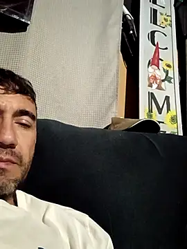 prettyboi6992 online show from April 2026 07:54:01 AM
