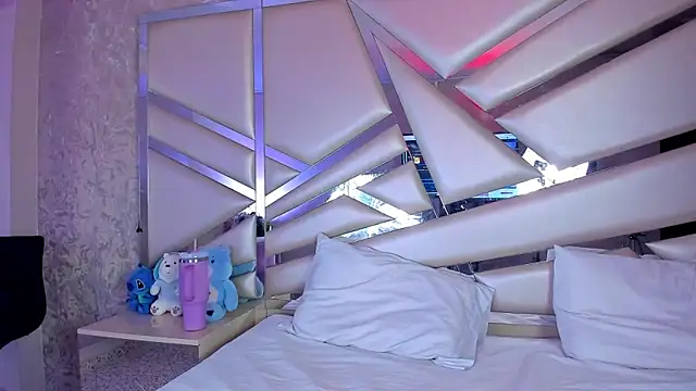 Miia002 online show from December 2025 03:07:01 AM