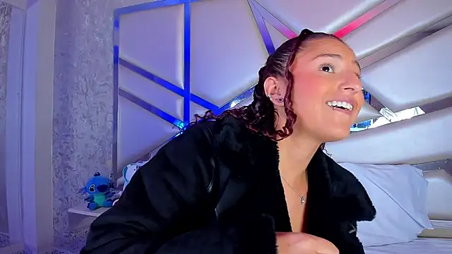 Miia002 online show from November 2025 03:23:02 AM