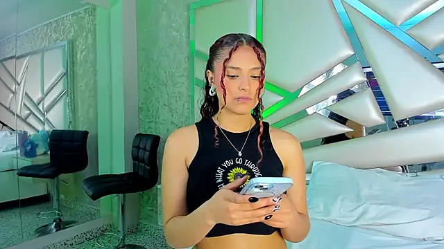 Miia002 online show from November 2025 04:02:01 AM