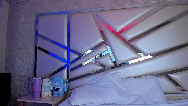 Miia002 online show from November 2025 03:20:01 AM