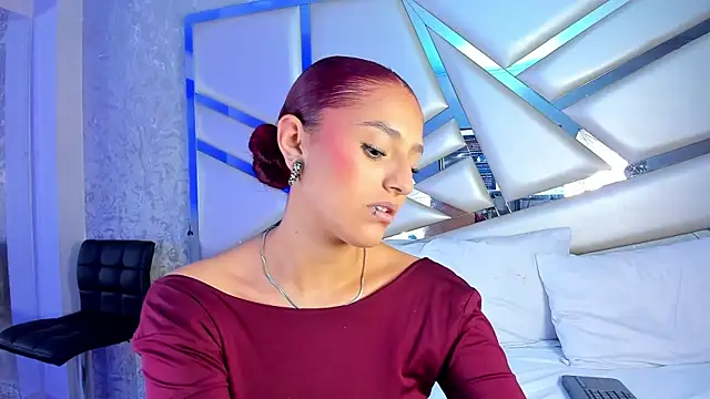 Miia002 online show from December 2025 04:49:02 AM