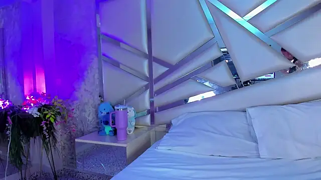 Miia002 online show from April 2026 11:40:02 PM