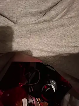 FreezingTie850 online show from March 2026 10:44:01 PM