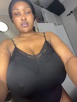 Bustygoddess32 online show from July 2026 06:12:01 PM