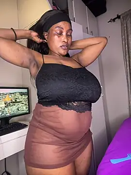 Bustygoddess32 online show from June 2026 10:14:01 PM
