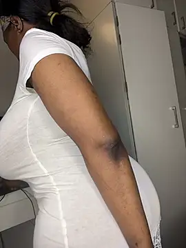 Bustygoddess32 online show from February 2026 10:18:02 PM