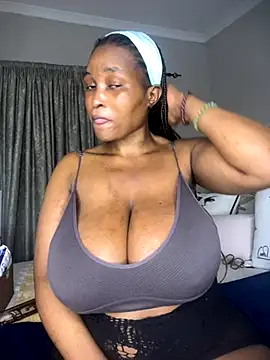 Bustygoddess32 online show from September 2025 09:42:01 PM