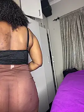 Bustygoddess32 online show from June 2026 09:15:01 PM