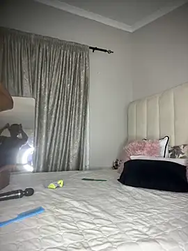 Bustygoddess32 online show from December 2025 10:21:01 PM