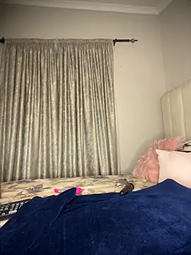 Bustygoddess32 online show from November 2025 12:47:02 AM