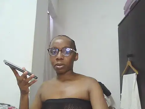 Sexxybella27 online show from November 2025 07:40:02 PM