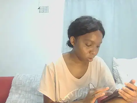 Sexxybella27 online show from December 2025 07:37:01 PM