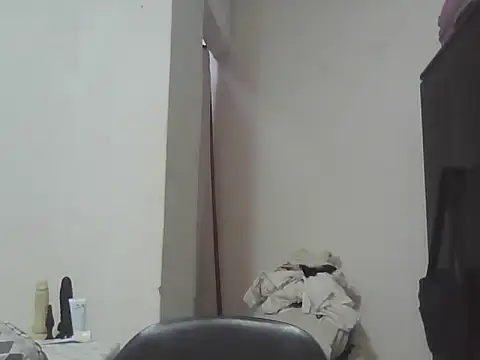 Sexxybella27 online show from October 2025 06:07:01 PM