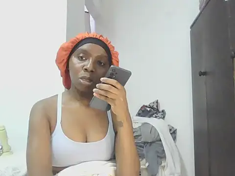 Sexxybella27 online show from November 2025 06:44:02 PM