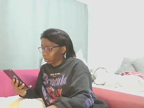 Sexxybella27 online show from June 2026 12:32:02 AM