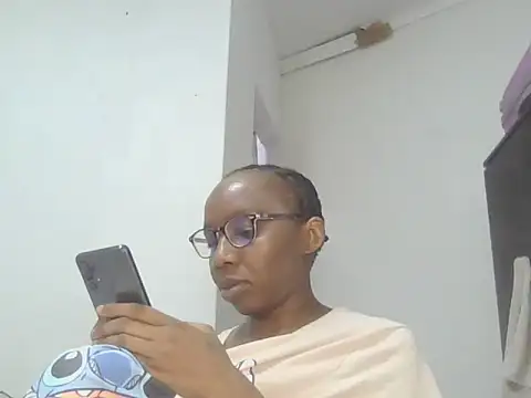 Sexxybella27 online show from November 2025 07:18:01 PM