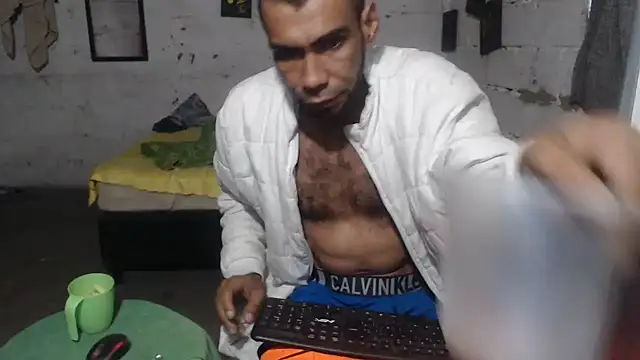 Snapshot of erik_alexander chatting on November 2025 10:20:02 PM erik alexander online show from November 2025 10:20:02 PM