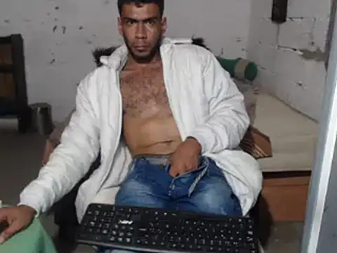 Snapshot of erik_alexander chatting on February 2025 12:28:01 PM erik alexander online show from February 2025 12:28:01 PM