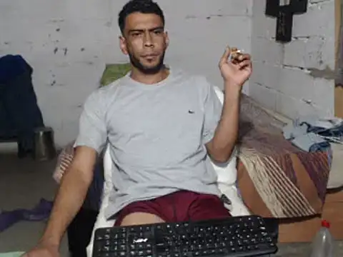 Snapshot of erik_alexander chatting on February 2025 01:27:02 AM erik alexander online show from February 2025 01:27:02 AM