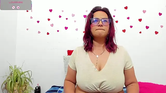 Snapshot of hazel_34 chatting on January 2026 08:54:01 AM hazel 34 online show from January 2026 08:54:01 AM