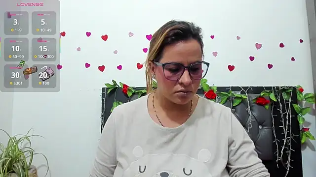 hazel 34 online show from November 2025 08:35:02 AM