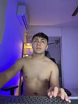 Snapshot of aron__cooper chatting on December 2025 04:02:02 AM aron cooper online show from December 2025 04:02:02 AM