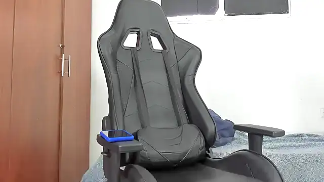 Snapshot of joris_vo chatting on December 2024 04:26:01 PM joris vo online show from December 2024 04:26:01 PM