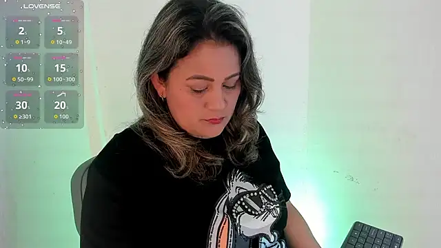 Snapshot of KATALEYA02 chatting on March 2026 10:37:01 PM KATALEYA02 online show from March 2026 10:37:01 PM